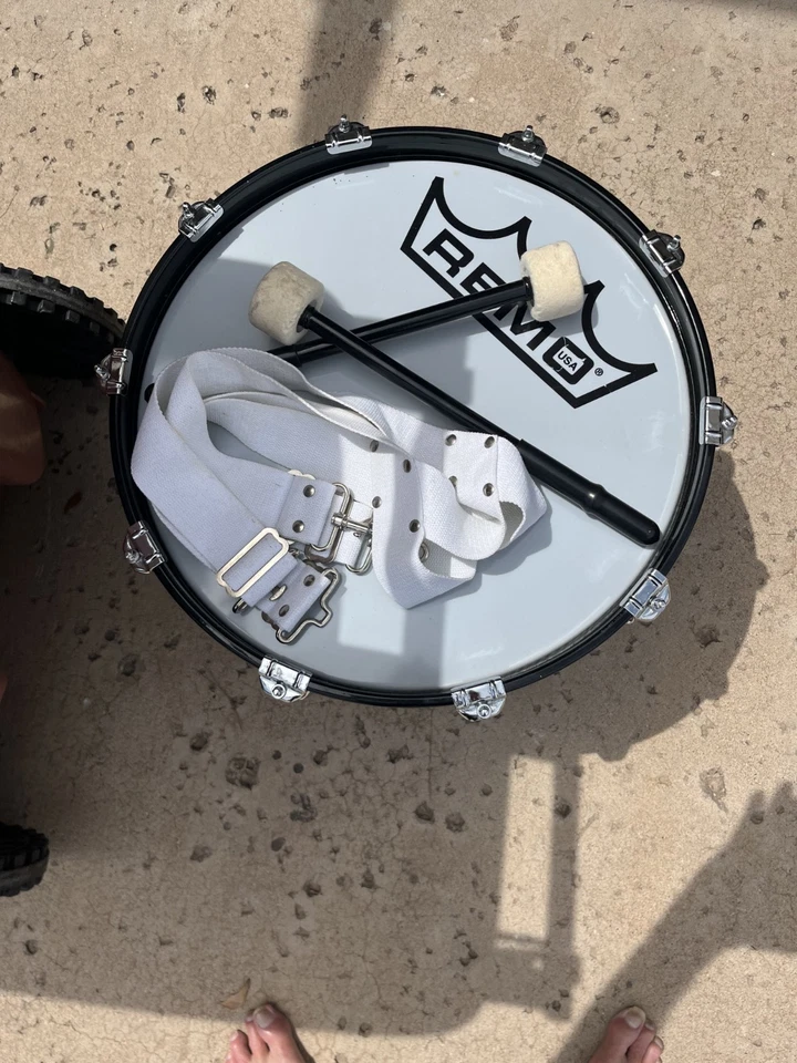 Bajo Remo vintage Triumph Acousticon negro blanco con correa y mazos Foto 2 de 3