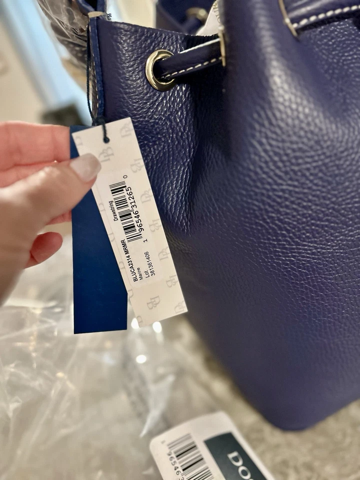 NWT DOONEY AND BOURKE LUCCA LEATHER DRAWSTRING BUCKET BAG With Matching WALLET - Image 3 of 4