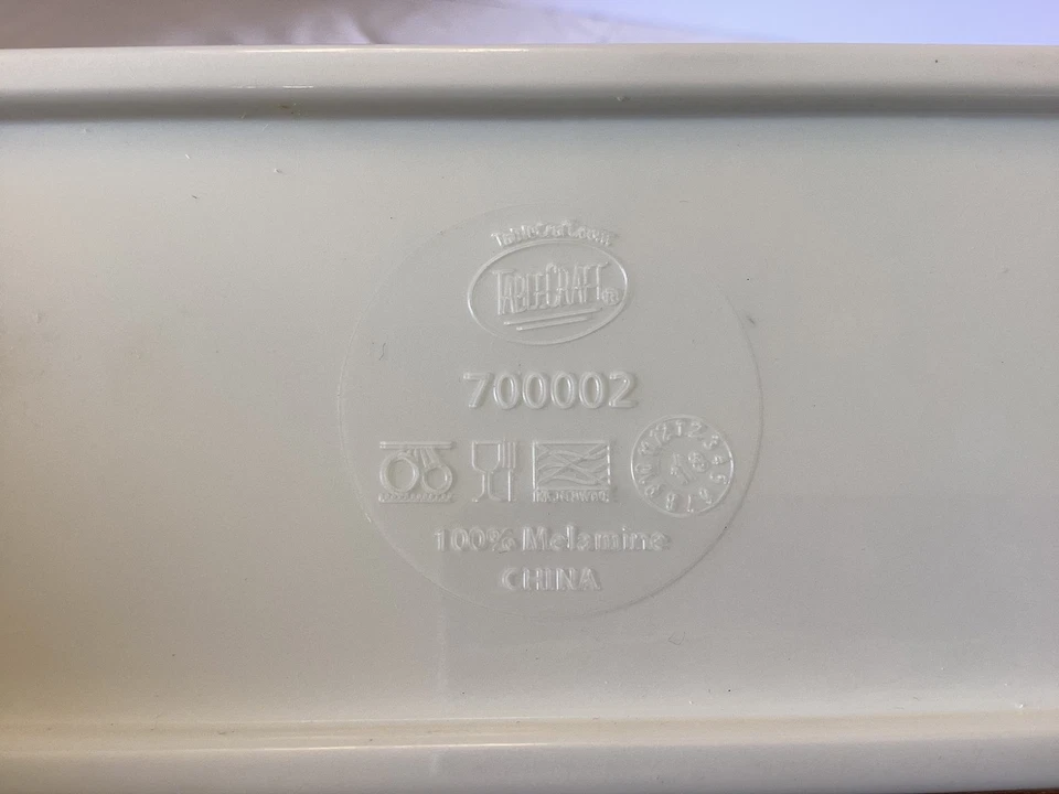 Plato de mantequilla cubierto TableCraft 'Butter All the Things', melamina/madera, 7 pulgadas Foto 3 de 4