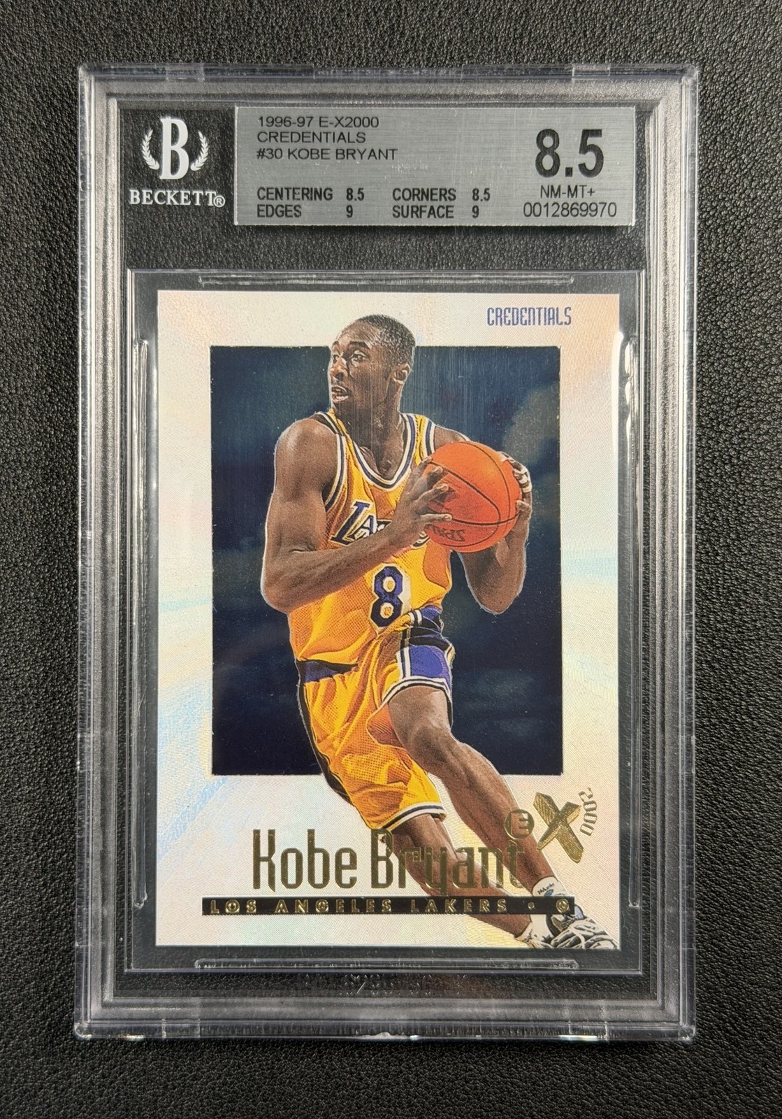 KOBE BRYANT BGS 8.5 1996-97 SKYBOX EX-2000 #30 CREDENTIALS ROOKIE 292/499 RC