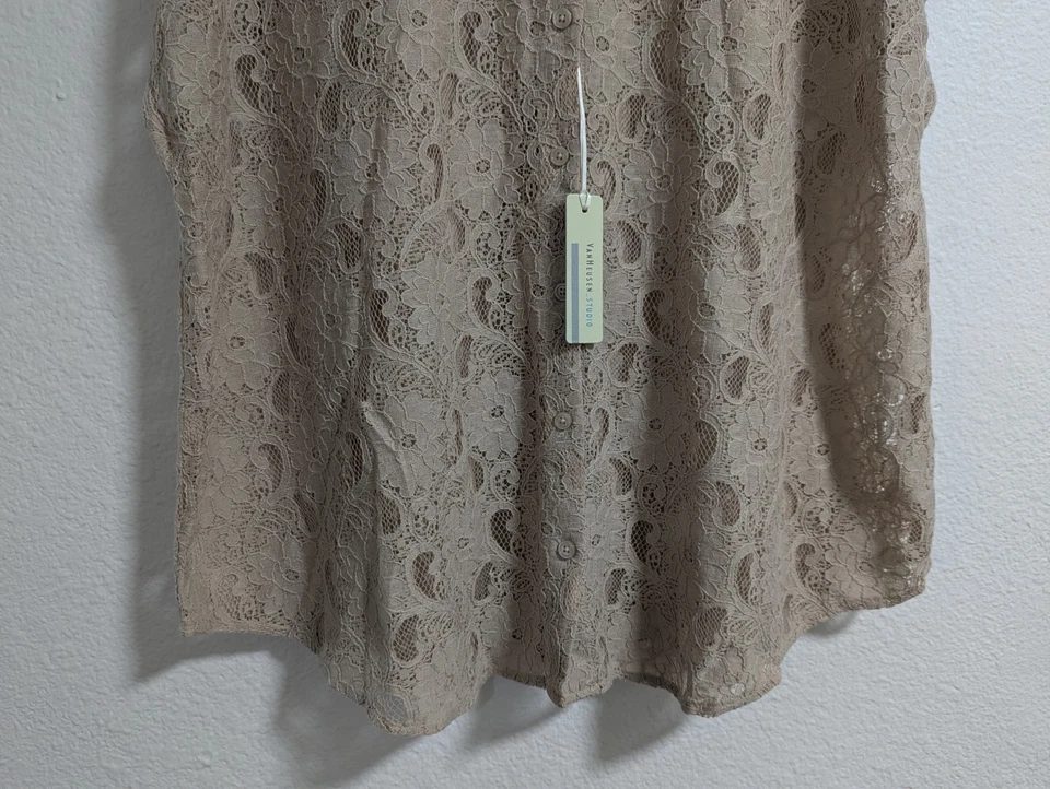 Blusa Van Heusen Top XXL Renda Floral Bronzeada Manga Curta com Botões 2X - Imagem 2 de 4