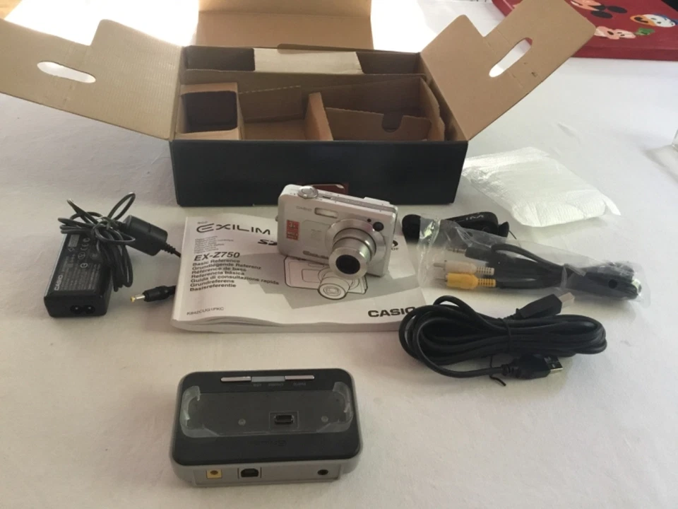 Casio Exilim Z750, 7.2 Megapixel, 3xOptical Zoom, incl. Zubehörpaket im OKT - Bild 3 von 4