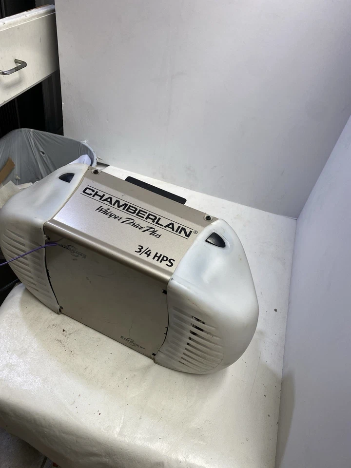 CHAMBERLAIN Whisper Drive Belt Garage Door Opener Ultra Quiet 3/4 Hp Tested - Image 3 of 4