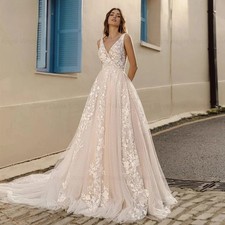 Boho A-Line Wedding Dresses V-Neck Sleeveless Lace Appliques Beach Bridal Gowns