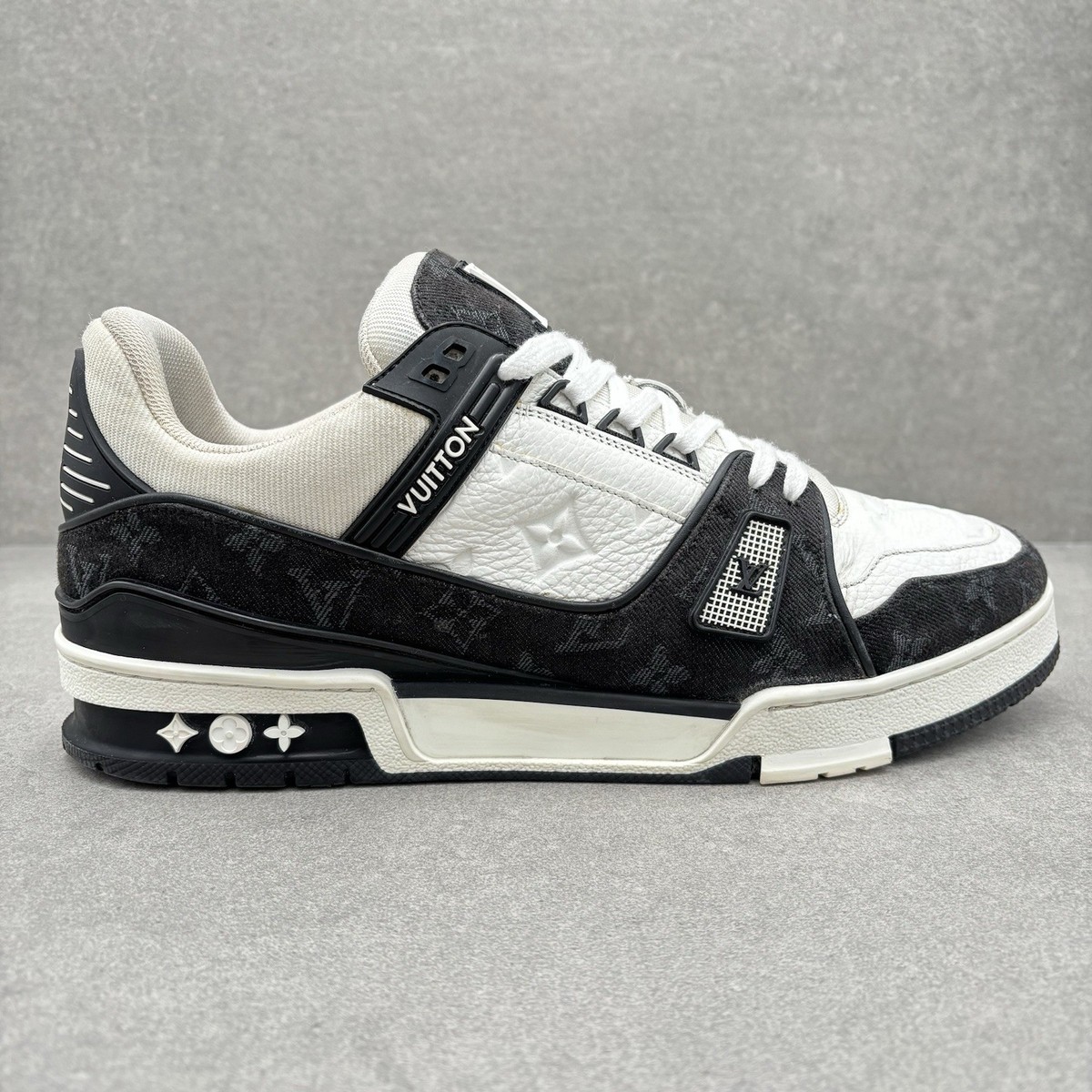 Louis Vuitton LVスニーカー ホワイト/ブラック Louis Vuitton Trainer ' Black White ' | Size 9 LV (10-10.5 US) | eBay