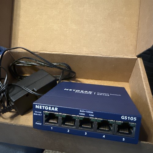 NETGEAR ProSafe 5-Port Gigabit Unmanaged Switch Series GS105v5 With AC adapter