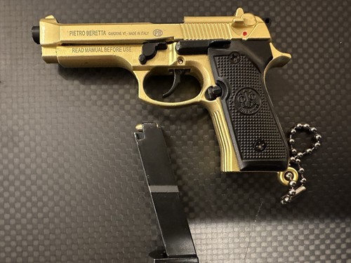 Miniature Beretta 92F Pistol Keychain with Clip Cocking Action, Trigger GOLD HOT - Picture 5 of 8