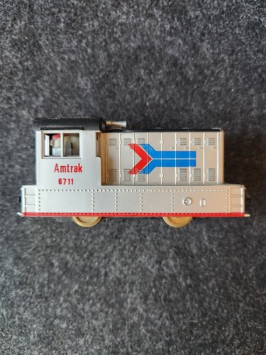 Model Power - Amtrak #6711 Porter Hustler Diesel Locomotive - HO Scale - Picture 5 of 10