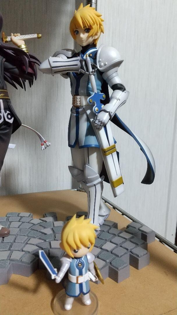 Tales of Vesperia Estellise, Yuri, Rita, Flynn & Raven 1/8