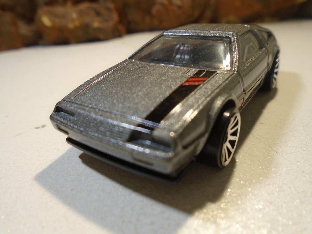 deloreanです。 1:10 scale Die Cast Replica Back to the Future The DeLorean