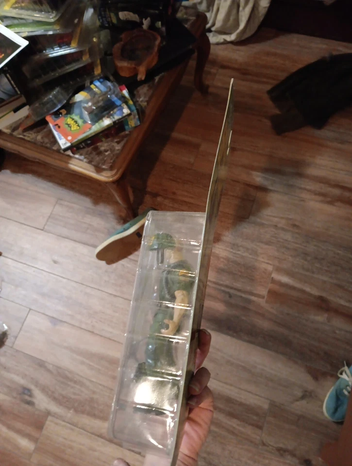 Figura de acción DC Direct Our Fighting Forces Sgt Rock 2002 6,5" casco de pistola RARO Foto 2 de 4