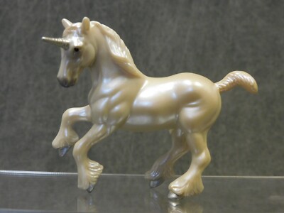 Breyer * Snowdrift * Blind Bag Fire and Ice Unicorn Stablemate