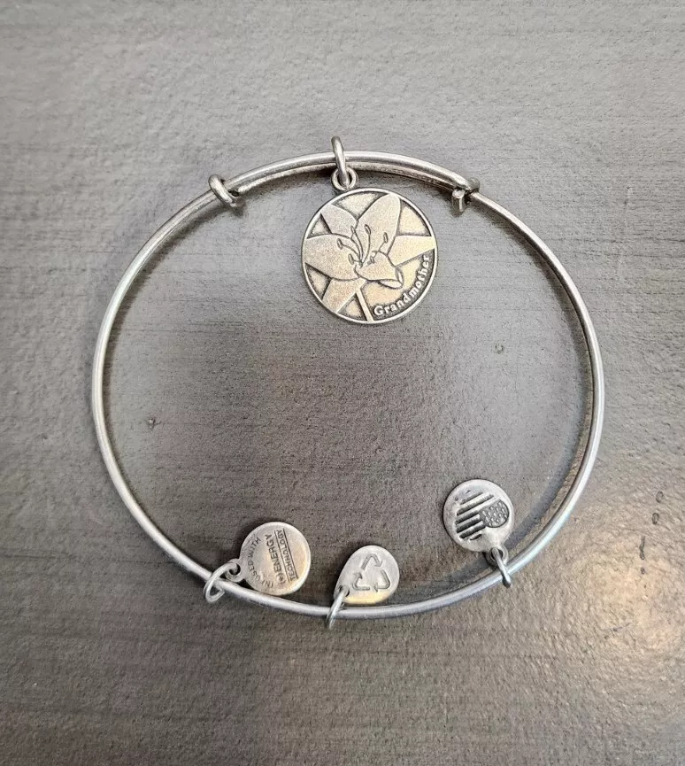 Alex and ani because i love you best sale grandmother