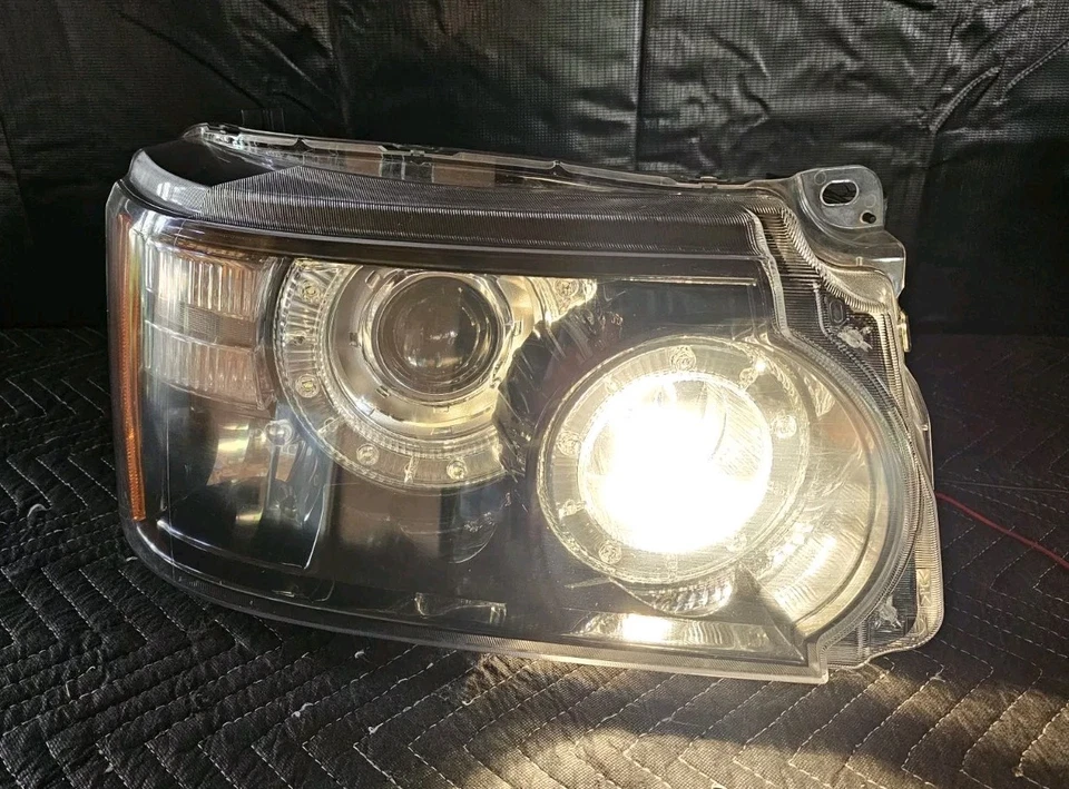 Farol bi-xenônio direito genuíno Land Rover Range Rover Sport L320 2012-13 - Imagem 3 de 4