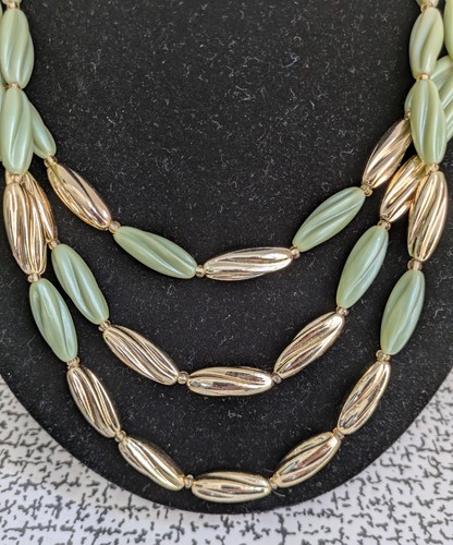 50s 60s Vintage Retro Green Gold Plastic Multistrand Bead Necklace Hong Kong - Picture 6 of 9
