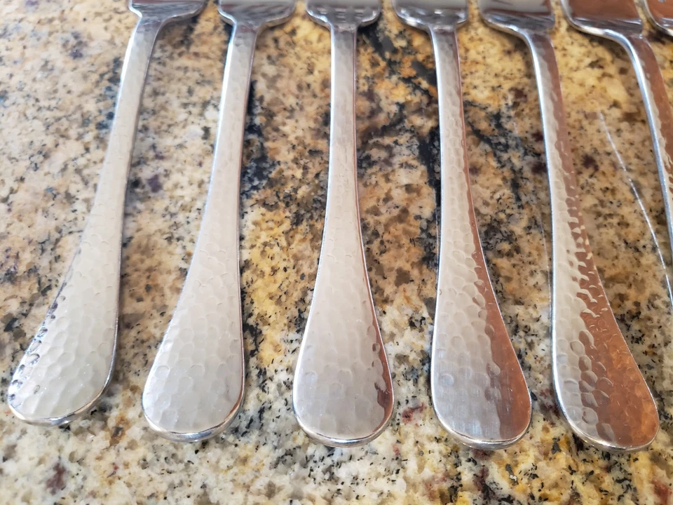 Juego de 12 tenedores de cena Ginkgo Lafayette martillados 18/0 acero inoxidable 360 Foto 3 de 4