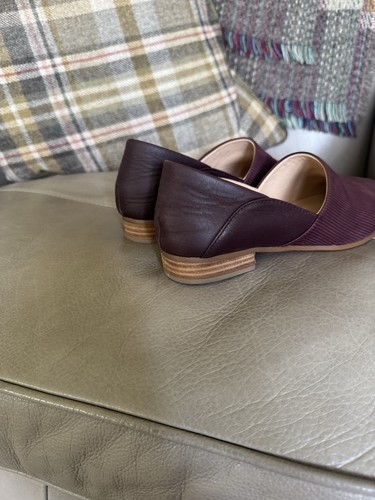 ZAPATOS DE CUERO CLARKS TONO PURO BORGOÑA... UK 5...usados una vez en interiores - Imagen 6 de 8