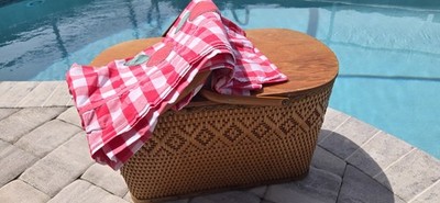 Vintage 1970s Redmon Woven Tan Picnic Basket Peru, Indiana Large 22  x 14'' x 12''