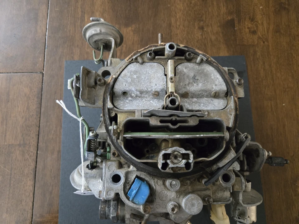 Carburador Rochester Quadrajet 4 barriles Chevy Chevrolet Cadillac GMC Buick Foto 2 de 4