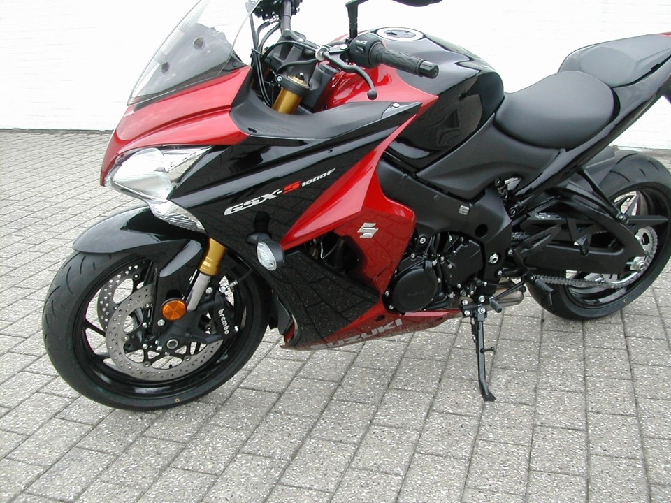 Suzuki gsx s1000 f