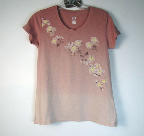 Uniqlo Hokusai Blue Women's Small Pink 