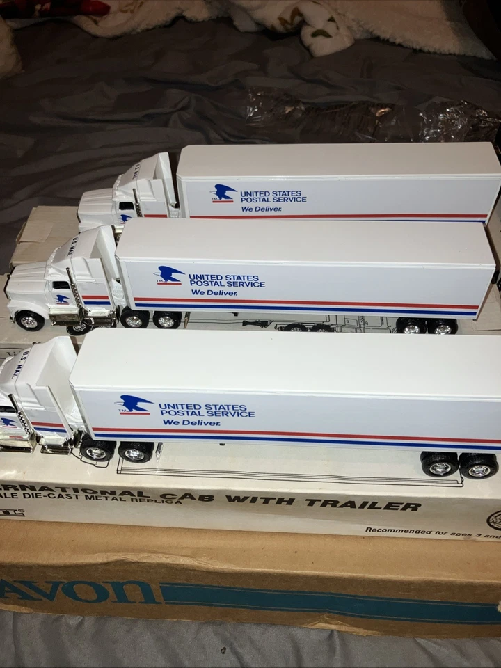 Lot Of 3 Mint & 1 Broken ERTL INTERNATIONAL CAB WITH TRAILER U.S. POSTAL SERVICE - Image 2 of 4