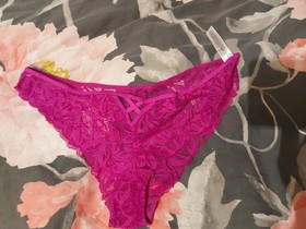 Sexy Embroidery Lace Corset Lingerie Set for Women 36C