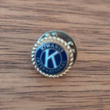 Kiwanis International Lapel Pin Gold Tone Blue Enamel Service Club Member Gift