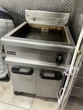 Lincat 25 Ltr Natural Gas Freestanding Single Tank Fryer (2 x Baskets)