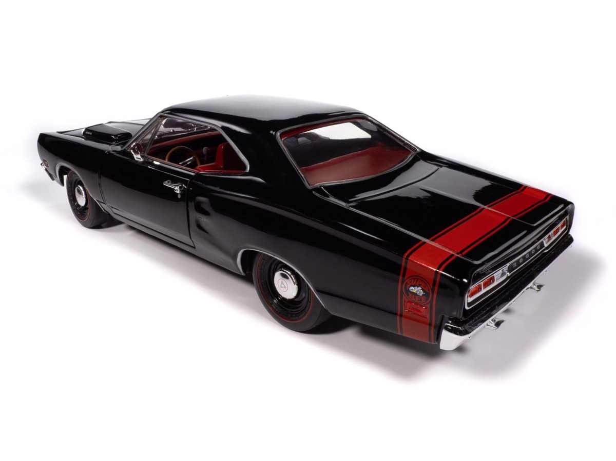 Auto World 1 18 Scale 1969 Dodge Coronet Super Bee MCACN Edition