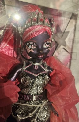 Monster High Catty Noir Fang Vote Skullector Puppe Doll