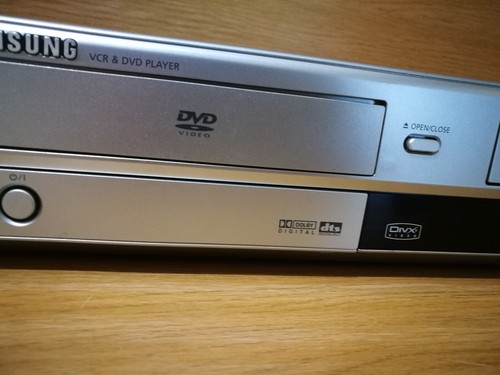 Samsung DVD-V5600 vcr dvd Player Combo Silver Genuine Tested Working - Picture 4 of 11