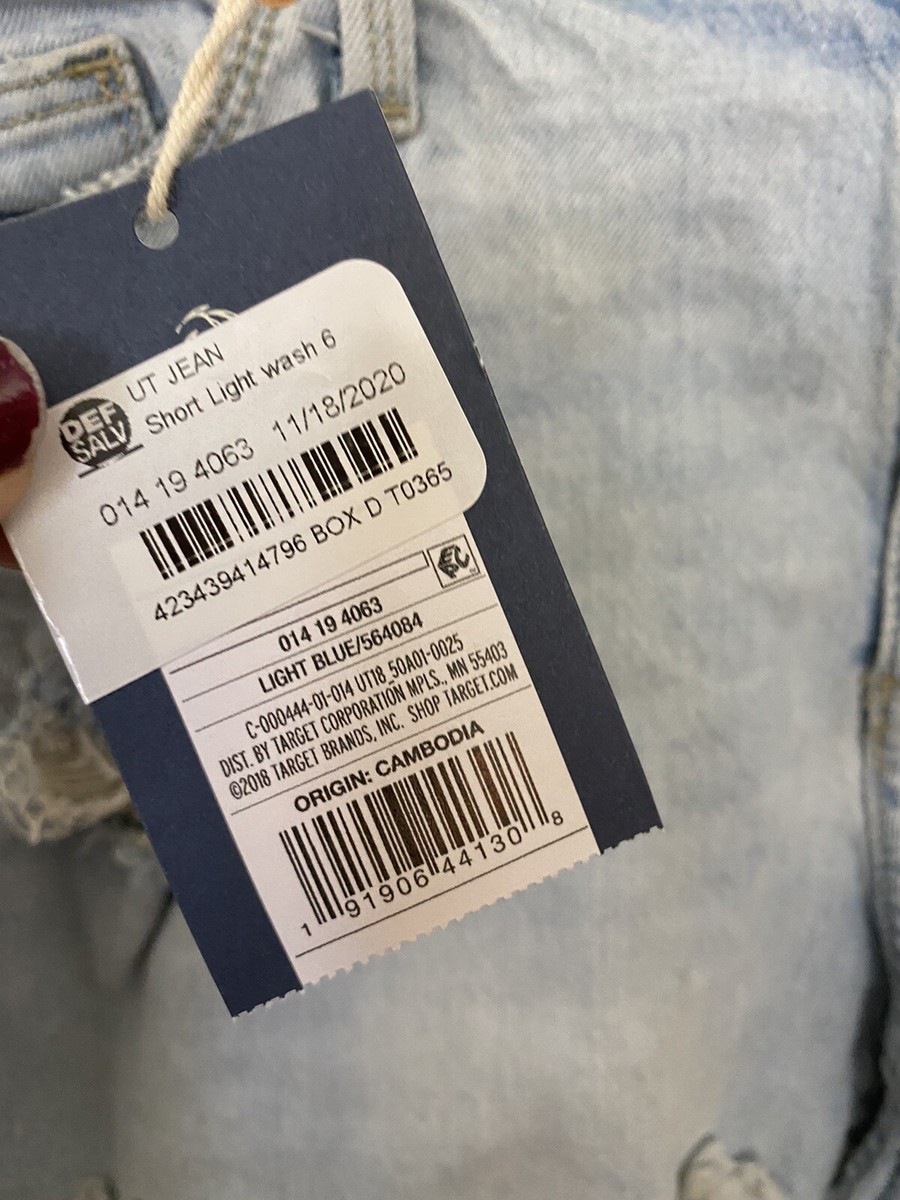 Universal Thread Woman's 6 Blue Light Wash Denim Distressed Shorts