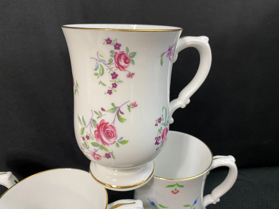 Juego de 4 (2) Diseños ~ Tazas Pedestal Royal Victoria "FLORAL" ~ 4 5/8" Alto Foto 4 de 4