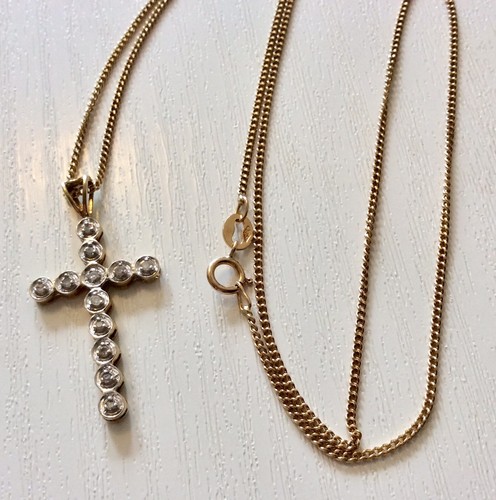 Lovely Ladies 9CT Gold Diamond Cross 