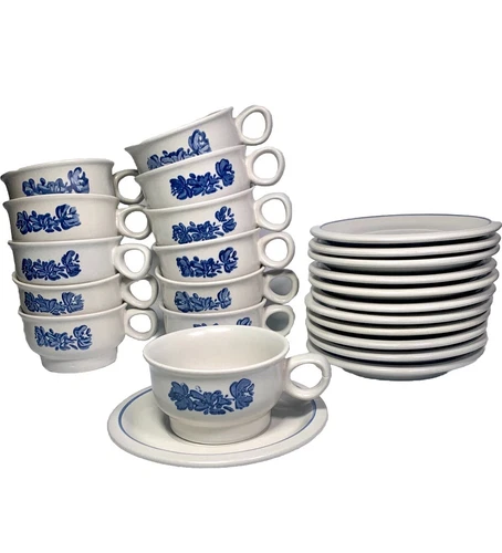 Set Of 4 Tea Cups & 4 Saucers Vintage Pfaltzgraff Yorktowne Stoneware.