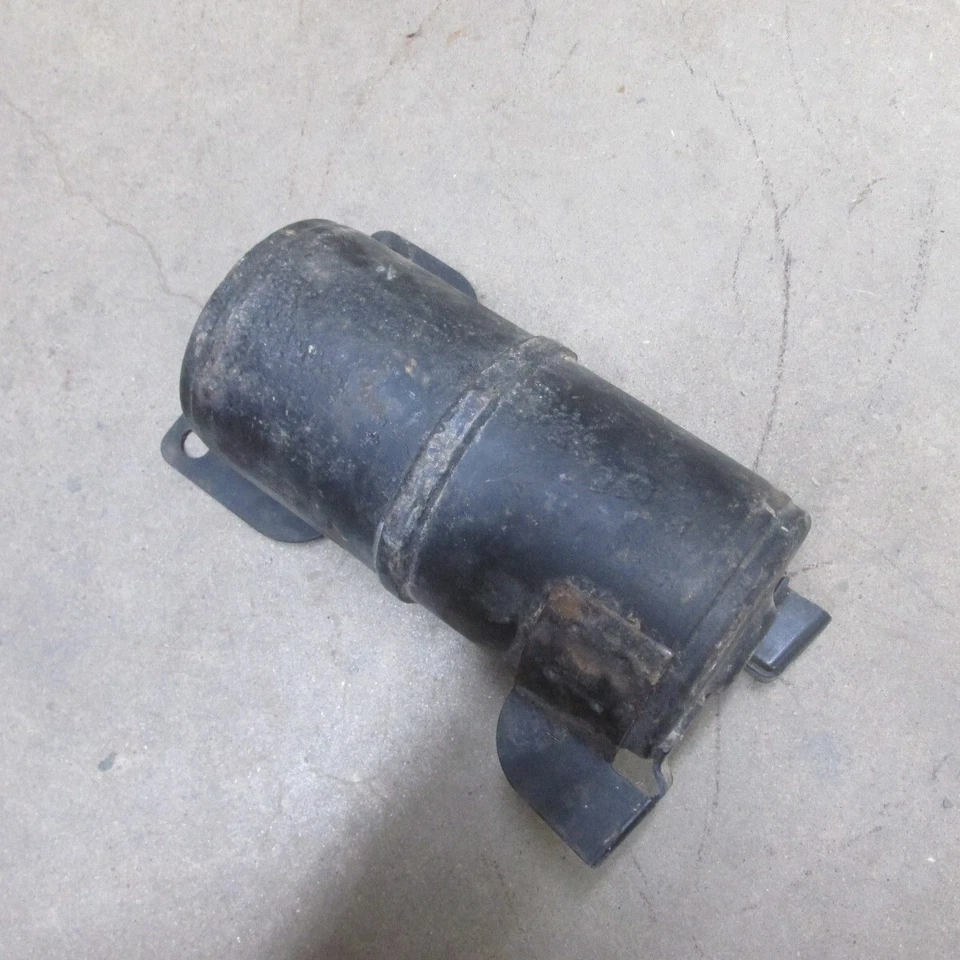 68 69 PONTIAC FIREBIRD CONVERTIBLE ORIGINAL GM COCTELERA TRASERA IZQUIERDA Foto 2 de 4