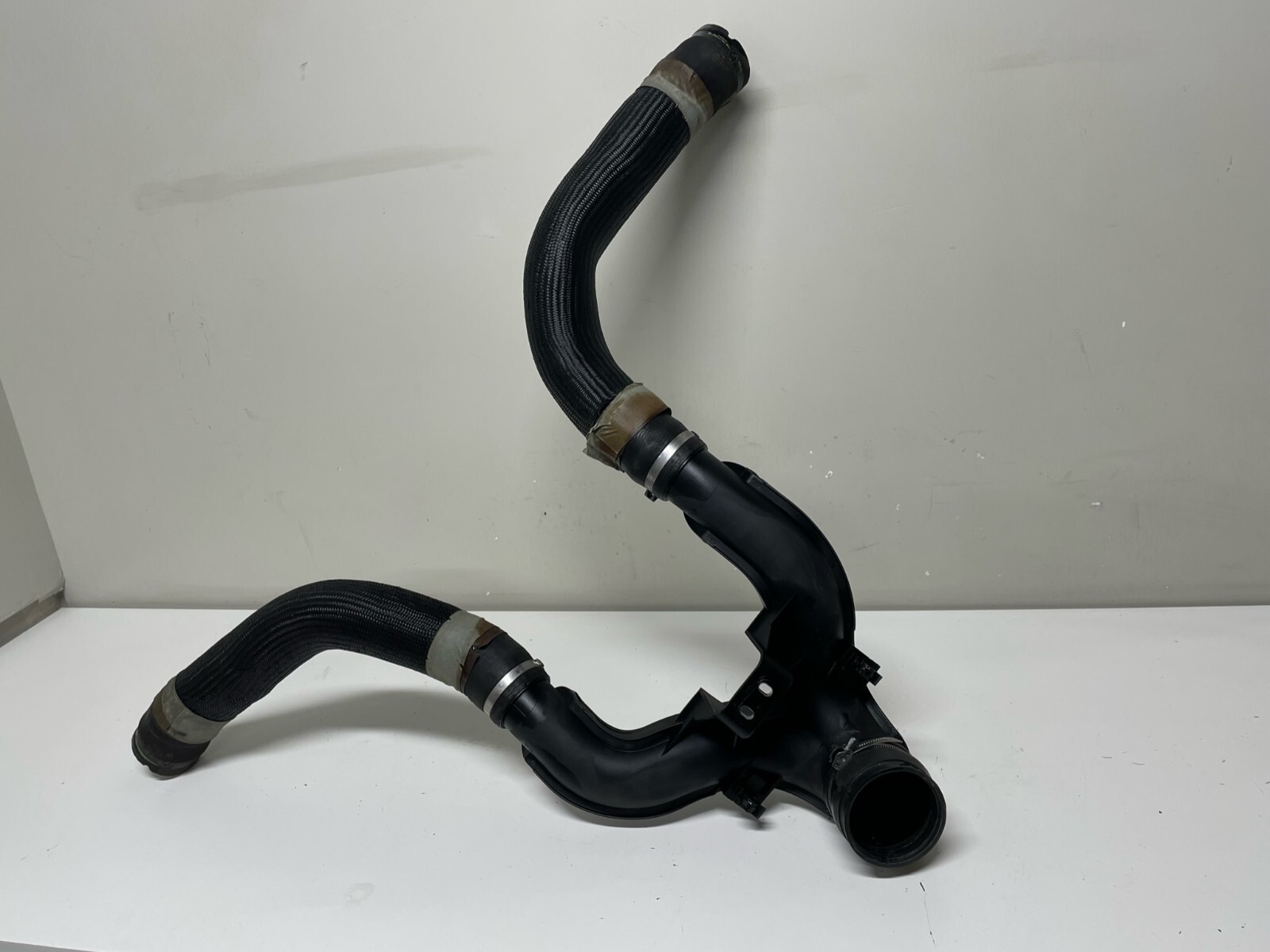 2017-2024 Maserati Levante Engine Air Intake Cleaner Intercooler Inlet Hose Pipe