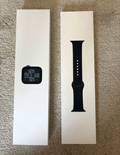 Apple Watch SE (2nd Gen) 40mm aluminium case with midnight sport band