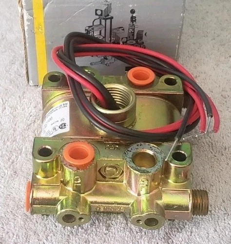  PARKER SKINNER SOLENOID VALVE V9 35 LEH2 100AB6A0Z V955LEH2100 AB6A0Z