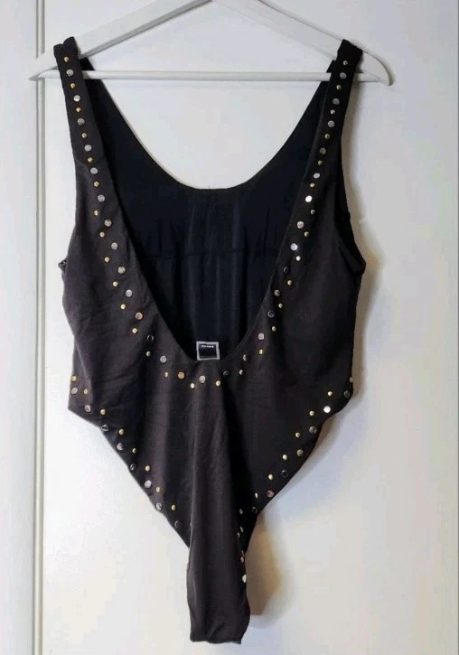 Traje de baño Dolce Vita Stella pierna alta de una pieza en tachuelas negras y doradas talla L Foto 4 de 4