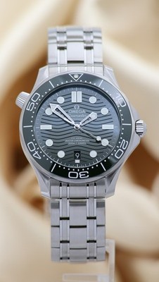 Omega Seamaster Diver 300m 42mm Automatik Grün NEU 21030422010001 Original Pap