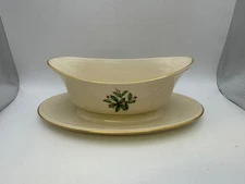 Lenox L5 Special Christmas Gravy Boat With Attached Underplate