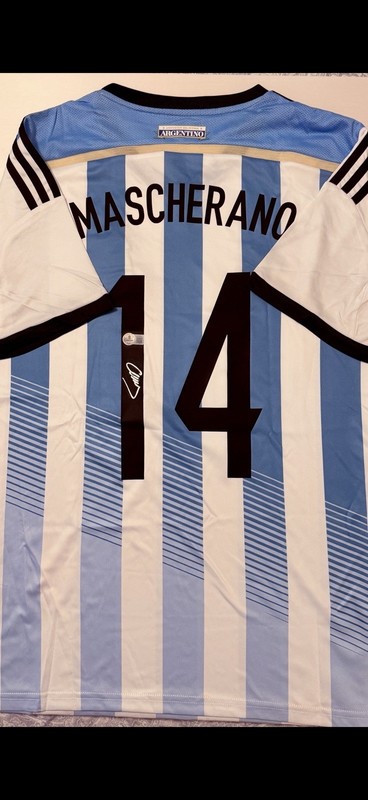 Javier Mascherano Argentina #14 Signed Soccer Jersey Beckett BAS Authenticated