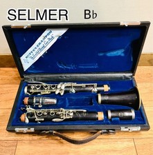 SELMER Centered Tone Bclarinet case is a different brand 
