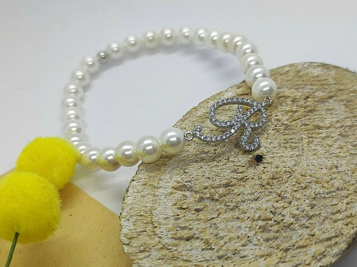 GIGB PBDK Set 5 Braccialetti Elastici Donne: Perline Geometriche Bianche, Cuori E Sfere Dorate, Gioielli Minimalisti A Strati