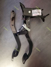Toyota JZX100 OEM clutch/ brake pedal set NEW Chaser, Cresta, Mark II  RHD