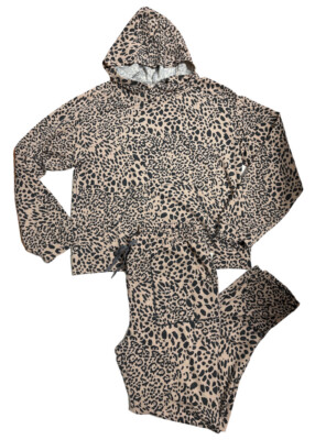 NEW URBAN ROMANTICS Woman s Two Piece Lounge Pajama Set Animal Print sz M