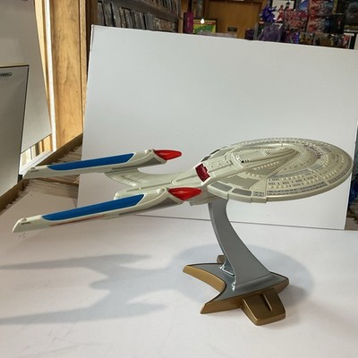 Playmates Star Trek First Contact U.S.S. Enterprise NCC-1701-E  Nonfunctional 