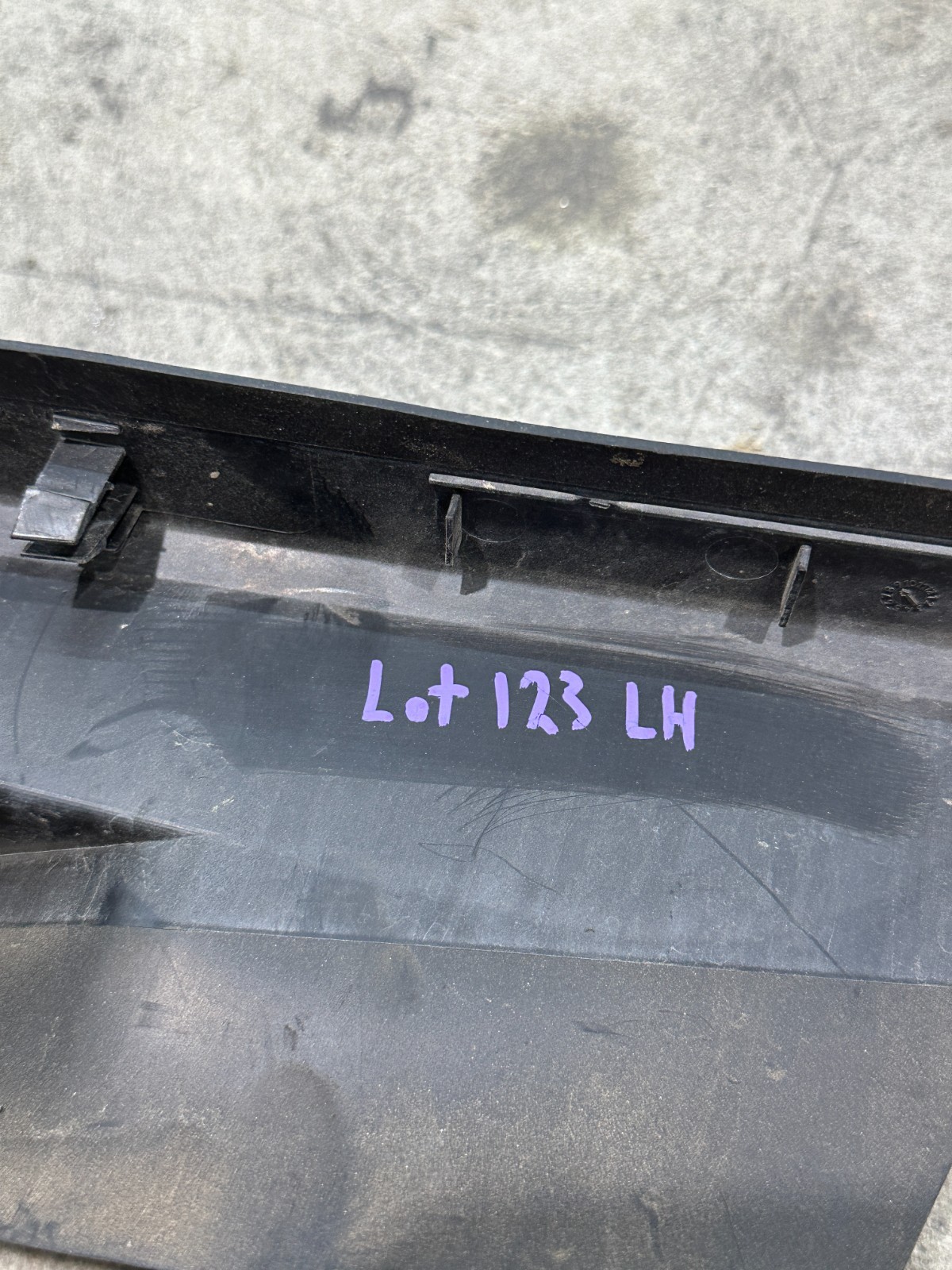 Lamborghini Urus 2018-2024 Front Left Fender bracket